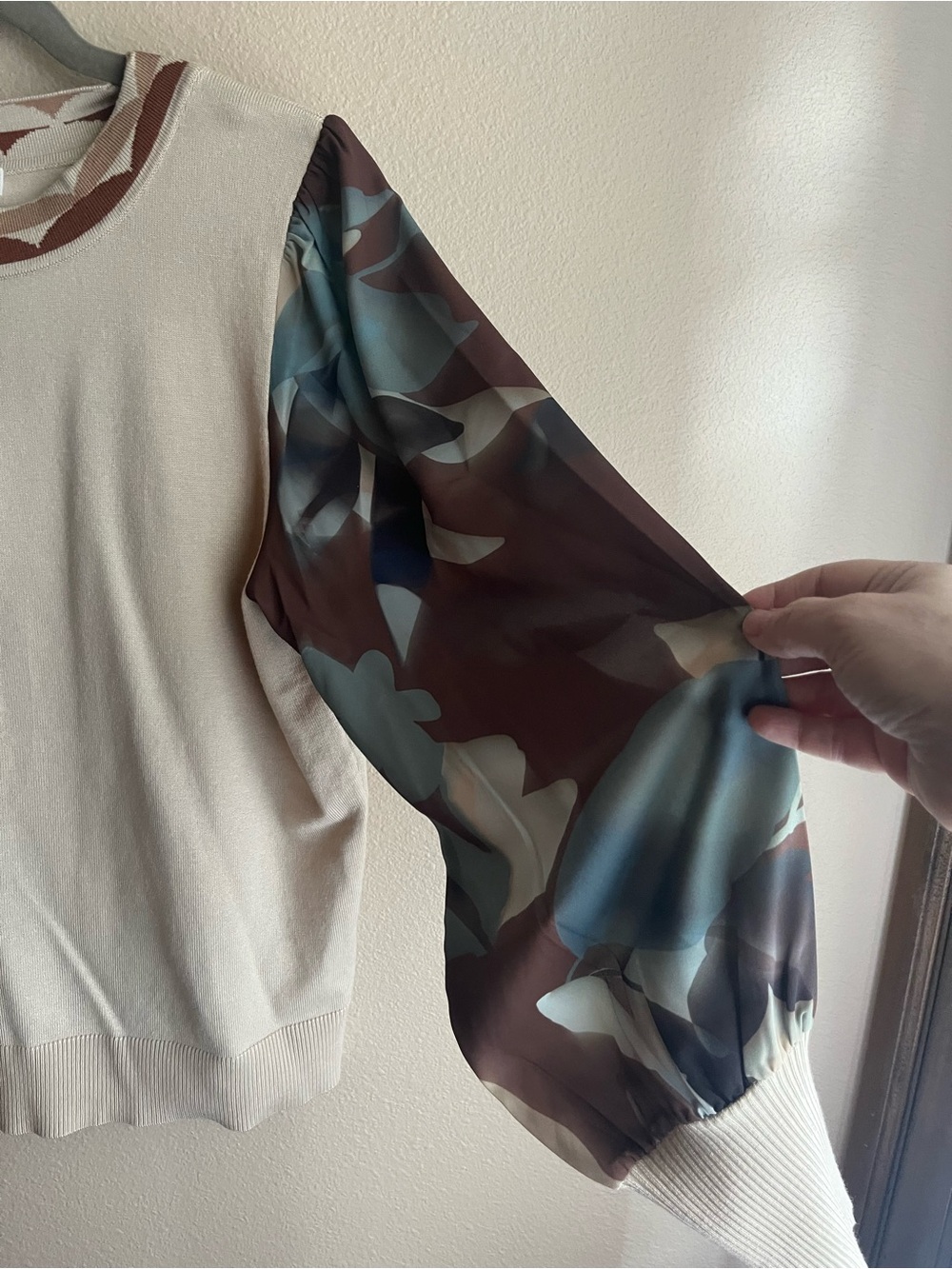 Rio & Rian Cream Knit Sweatshirt with Printed Puff Sleeves - Picture 3 of 5